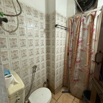 Bathroom in 1.5 BHK Builder Floor at Kalkaji – for Rent