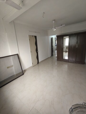 Bedroom in 2 BHK Apartment at Andheri West – for Rent