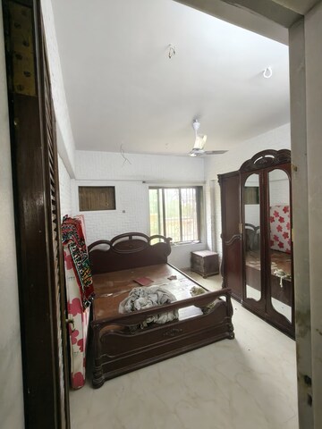Bedroom in 2 BHK Apartment at Andheri West – for Rent