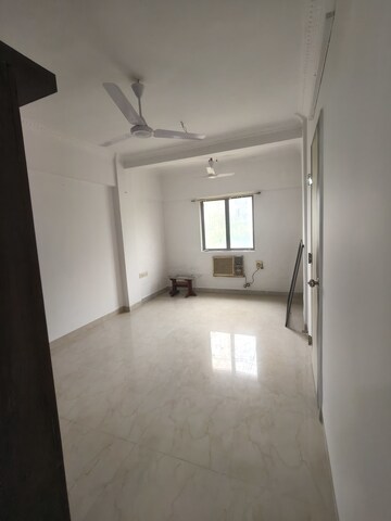 Bedroom in 2 BHK Apartment at Andheri West – for Rent