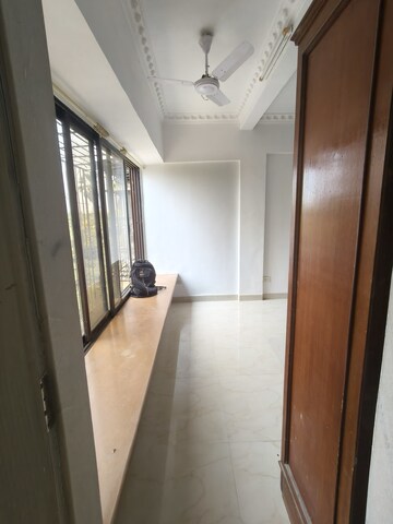 Room in 2 BHK Apartment at Andheri West – for Rent