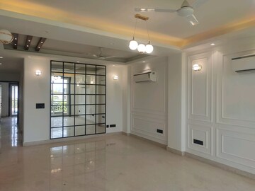 Living Room in 3 BHK Builder Floor at DLF Atria, Dlf Phase ii – for Rent