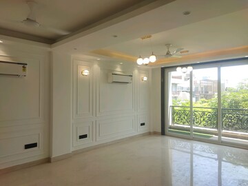 Building Lobby in 3 BHK Builder Floor at DLF Atria, Dlf Phase ii – for Rent
