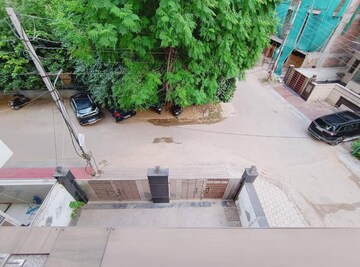 Balcony in 4 BHK Builder Floor at Sector 21 – for Rent