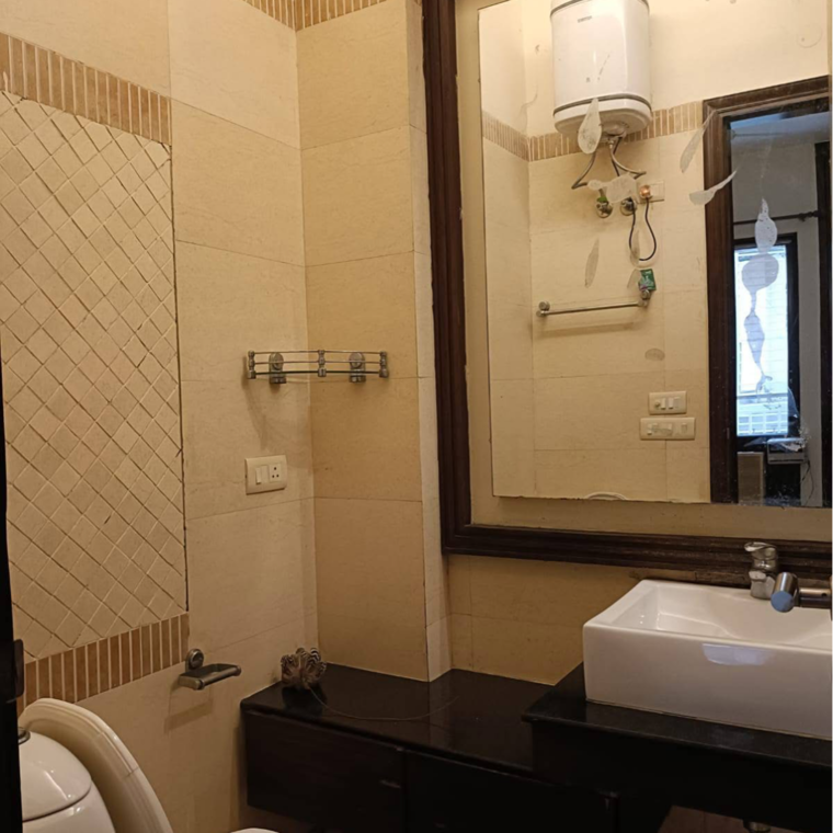 Bathroom, greater kailash i 3 Bedroom 1850 Sq.Ft. Builder Floor In Greater Kailash I Delhi 8442912