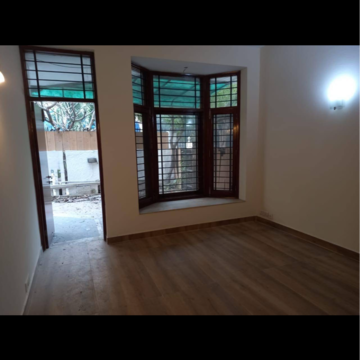 Room in 3 BHK Builder Floor at Geetanjali Enclave – for Rent