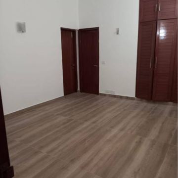 Room in 3 BHK Builder Floor at Geetanjali Enclave – for Rent