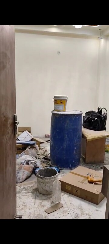 Master Bedroom in 1 BHK Builder Floor at Vaishali Sector 2 – for Sale