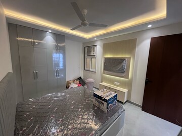 Parking in 1 BHK Builder Floor at Ansal Sushant Lok I, Sector 43 – for Rent