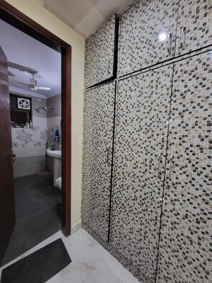 Building Lobby in 4 BHK Builder Floor at Sector 43 – for Sale