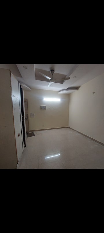 Room in 1 BHK Apartment at Aadharshila Apartment, Sarita Vihar – for Rent
