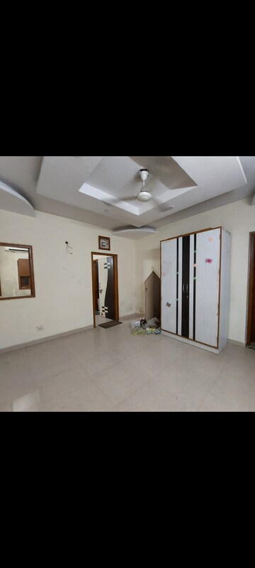 Room in 1 BHK Apartment at Aadharshila Apartment, Sarita Vihar – for Rent