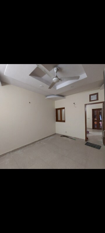 Room in 1 BHK Apartment at Aadharshila Apartment, Sarita Vihar – for Rent