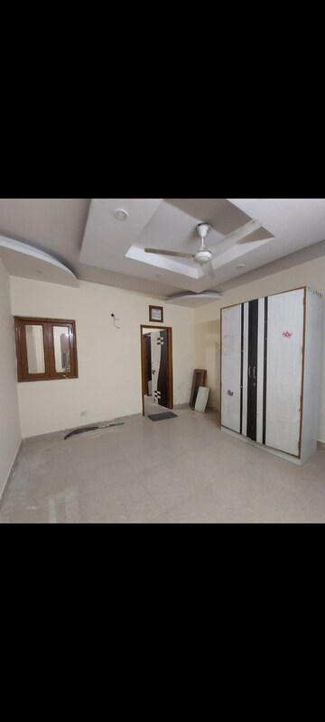 Room in 1 BHK Apartment at Aadharshila Apartment, Sarita Vihar – for Rent