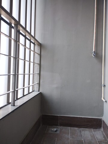 Staircase in 2 BHK Apartment at Kalpataru Paramount, Kapur Bawdi – for Rent