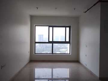 Room in 2 BHK Apartment at Kalpataru Paramount, Kapur Bawdi – for Rent