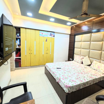 Bedroom in 4 BHK Apartment at Kandivali West – for Rent