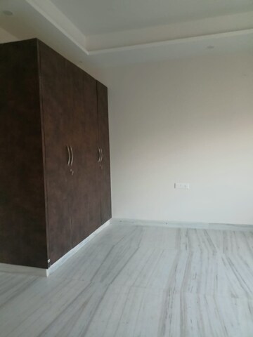 Room in 3 BHK Builder Floor at MVL IPark, Sector 15 – for Rent