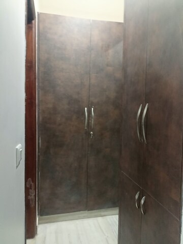 Furnished Amenities in 3 BHK Builder Floor at MVL IPark, Sector 15 – for Rent