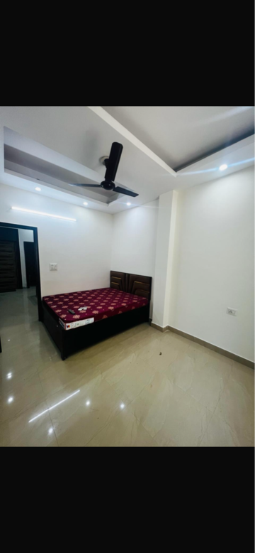 Bedroom in 1 RK Builder Floor at DLF Pink Town House, Dlf City Phase 3 – for Rent