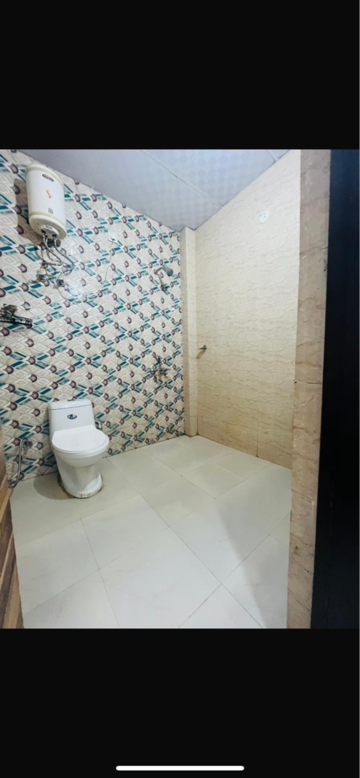 Bathroom in 1 RK Builder Floor at DLF Pink Town House, Dlf City Phase 3 – for Rent