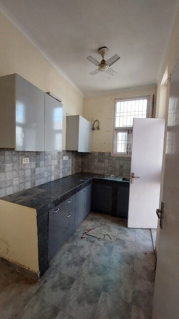 Kitchen in 2.5 BHK Builder Floor at Sector 84 – for Rent