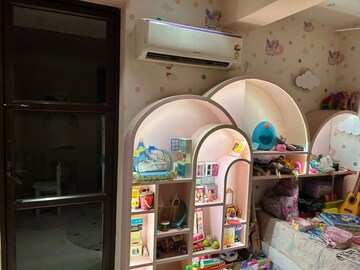 Master Bedroom in 4 BHK Villa at Vipul Tatvam Villas, Sector 48 – for Rent