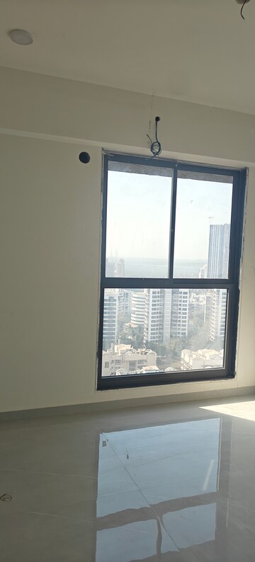 Room in 2 BHK Apartment at Dev Leo Tower, Oshiwara – for Sale