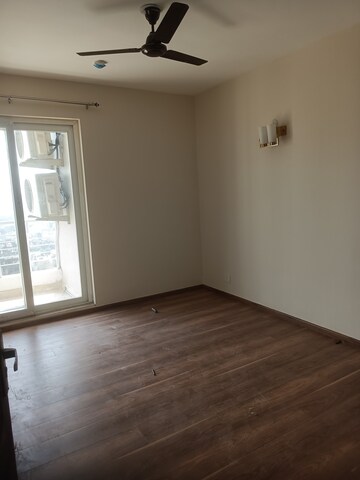 Room in 2.5 BHK Apartment at Lotus Panache, Sector 110 – for Rent