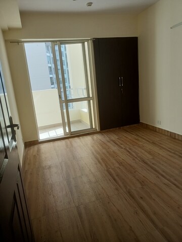 2.5 BHK Apartment For Rent in Lotus Panache, Sector 110