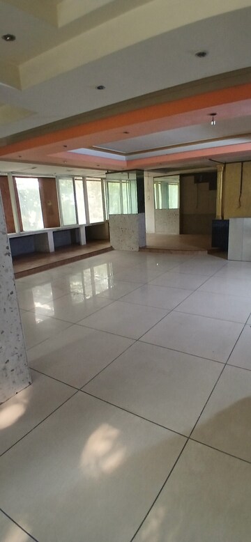 Staircase in  Showroom at Rajshree Flora, Chembur – for Rent