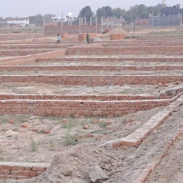  Plot For Sale in Gosainganj