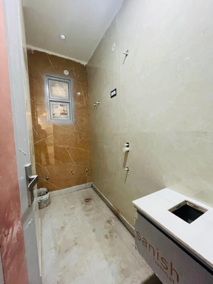 Bathroom, dwarka mor 3 Bedroom 900 Sq.Ft. Apartment In Dwarka Mor Delhi 8443223