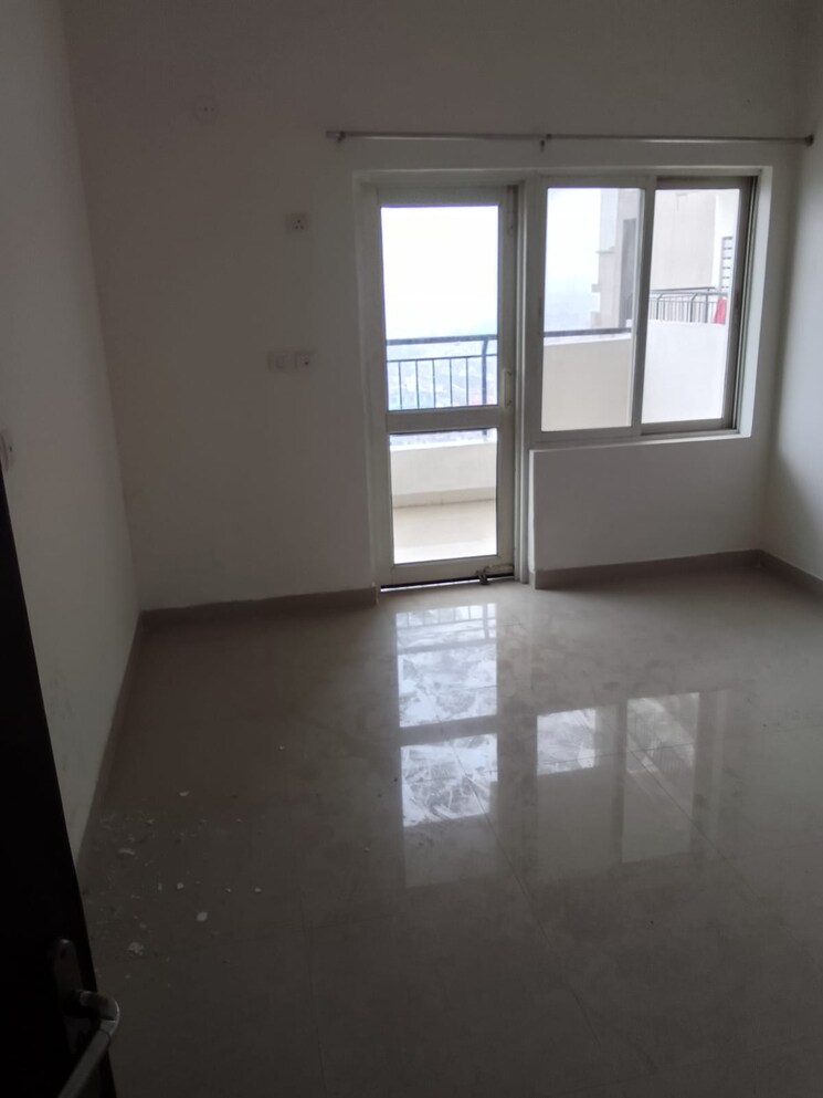 Room, sector 95 3 Bedroom 1750 Sq.Ft. Apartment In Sector 95 Gurgaon 8443239