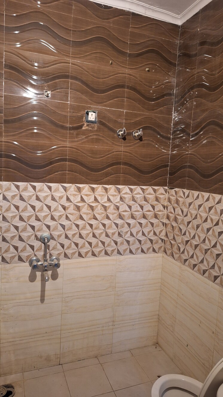 Bathroom, sunny enclave 3 Bedroom 200 Sq.Yd. Builder Floor In Sunny Enclave Mohali 8443248