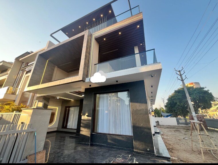 Exterior View, sunny enclave 5 Bedroom 250 Sq.Yd. Villa In Sunny Enclave Mohali 8443256