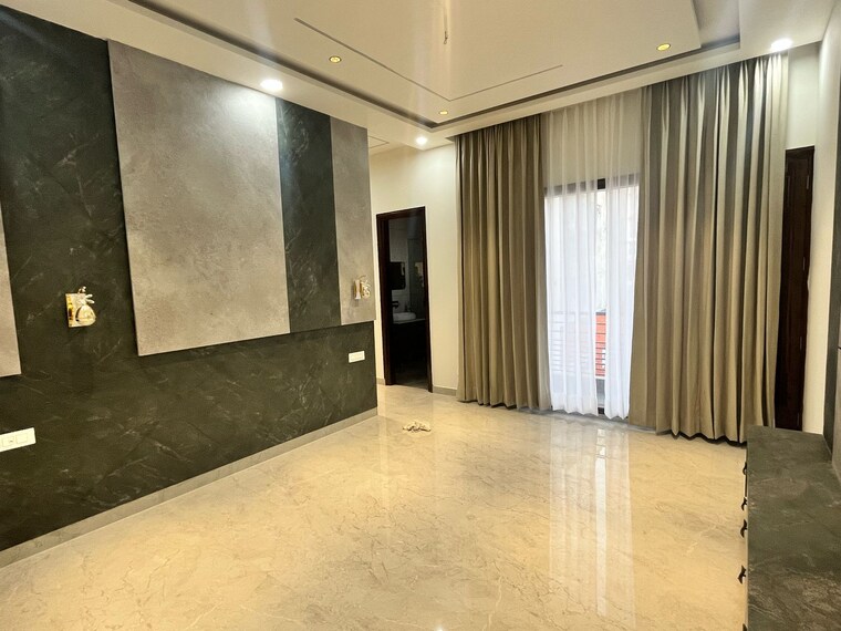 Room, sunny enclave 5 Bedroom 250 Sq.Yd. Villa In Sunny Enclave Mohali 8443256