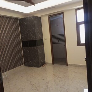 Room in 3 BHK Builder Floor at Sector 72 – for Sale