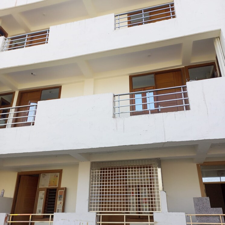 Balcony, sector 72 3 Bedroom 1450 Sq.Ft. Builder Floor In Sector 72 Noida 8443294