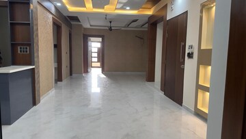 Building Lobby in 3.5 BHK Builder Floor at Sector 85 – for Sale