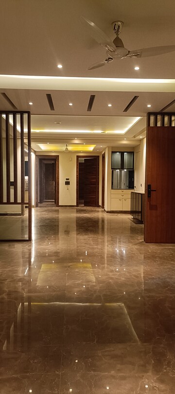 4 BHK Builder Floor For Rent in Anand Vihar