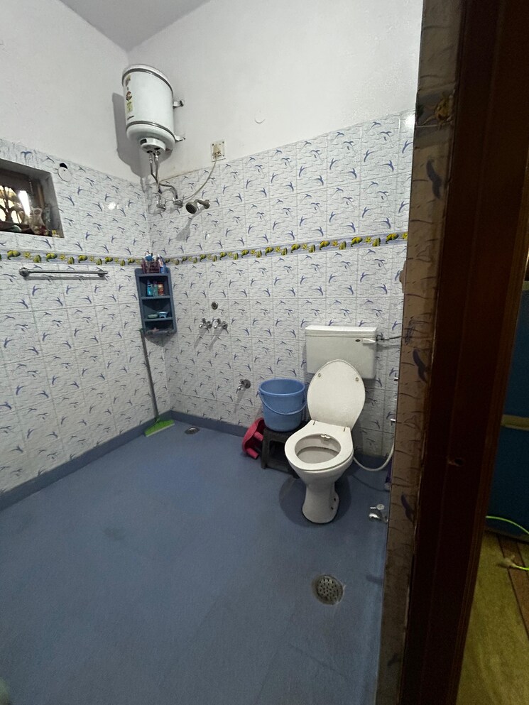 Bathroom, gms road 2 Bedroom 1700 Sq.Ft. Independent House In Gms Road Dehradun 8443464