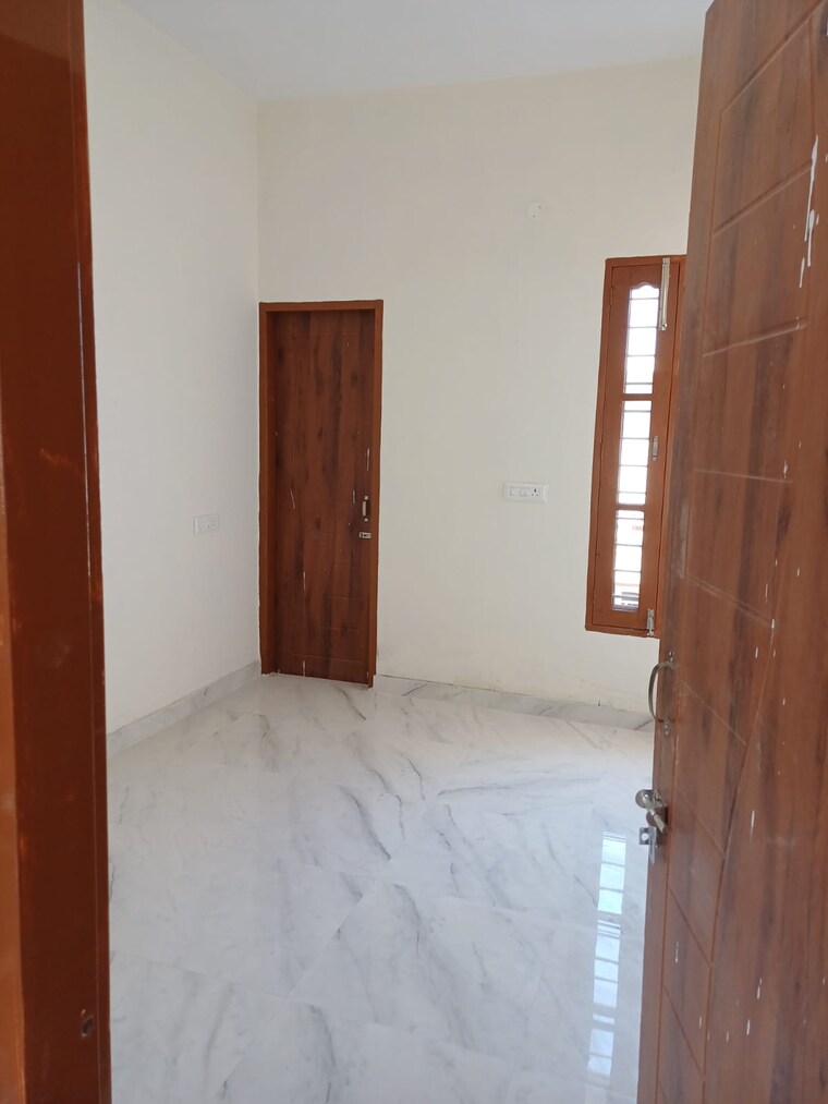 Room, sector 127 3 Bedroom 90 Sq.Yd. Independent House In Sector 127 Mohali 8443467