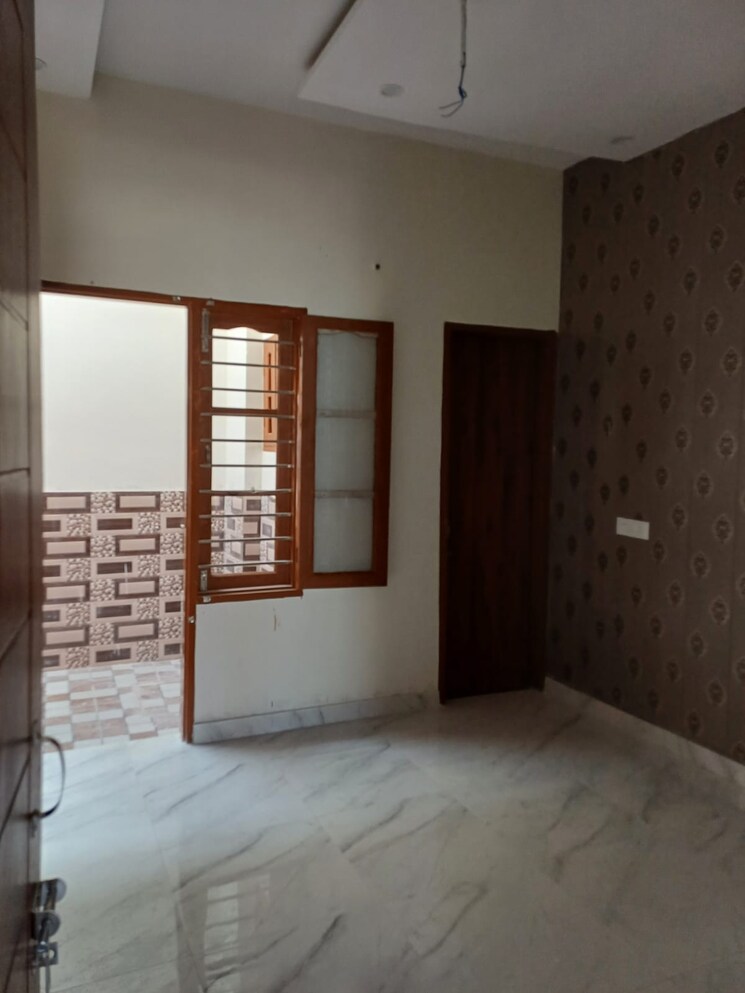 Room, sector 127 3 Bedroom 90 Sq.Yd. Independent House In Sector 127 Mohali 8443467