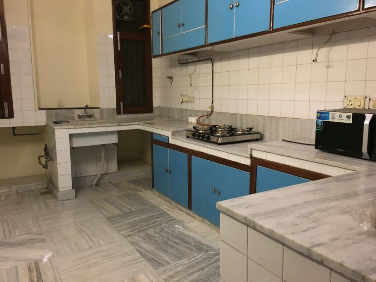 Kitchen, green park 3 Bedroom 200 Sq.Yd. Apartment In Green Park Delhi 8443461
