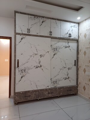 Room in 3.5 BHK Independent House at Guru Teg Bahadur Nagar – for Sale