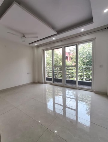 Room in 3 BHK Builder Floor at Lajpat Nagar Iii – for Sale