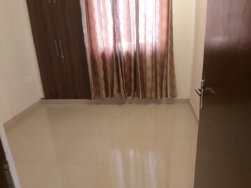 Furnished Amenities in 2 BHK Apartment at Amrapali Golf Homes, Sector 4, Greater Noida – for Rent