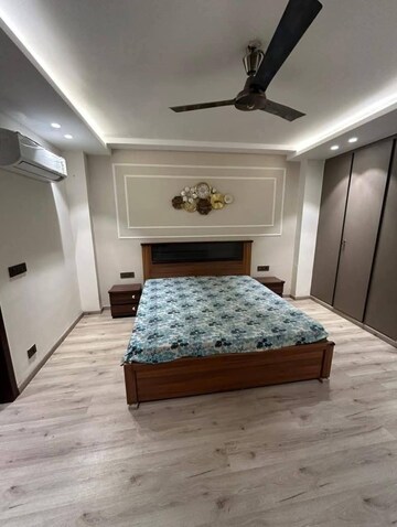 Bedroom in 5 BHK Builder Floor at Unitech Greenwood City Apartment, Sector 45 – for Sale