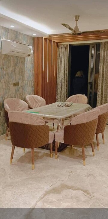 Bedroom in 5 BHK Builder Floor at Unitech Greenwood City Apartment, Sector 45 – for Sale